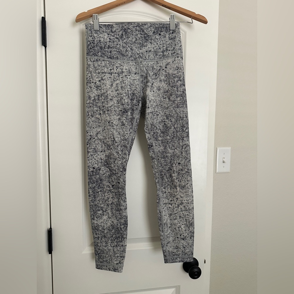 Lululemon Athletica Gray Pattern Leggings 6